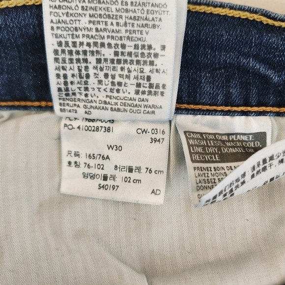 Levi's Womens Medium Wash Mid Rise Boyfriend Jeans-Size 30 - Picture 8 of 9